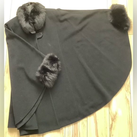 EUC Wool Cashmere Fox fur cape - Picture 9 of 15